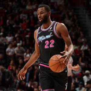 世界杯最佳球员-复出状态可以！维金斯半场5中4&amp;三分2中1拿到9分3板2断1帽